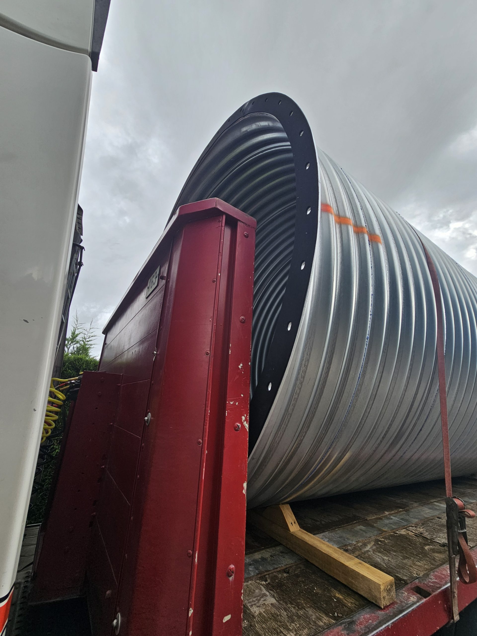 Cuves de rétention de 100 m³ avant leur mise en place — EuroMetal Meyzieu