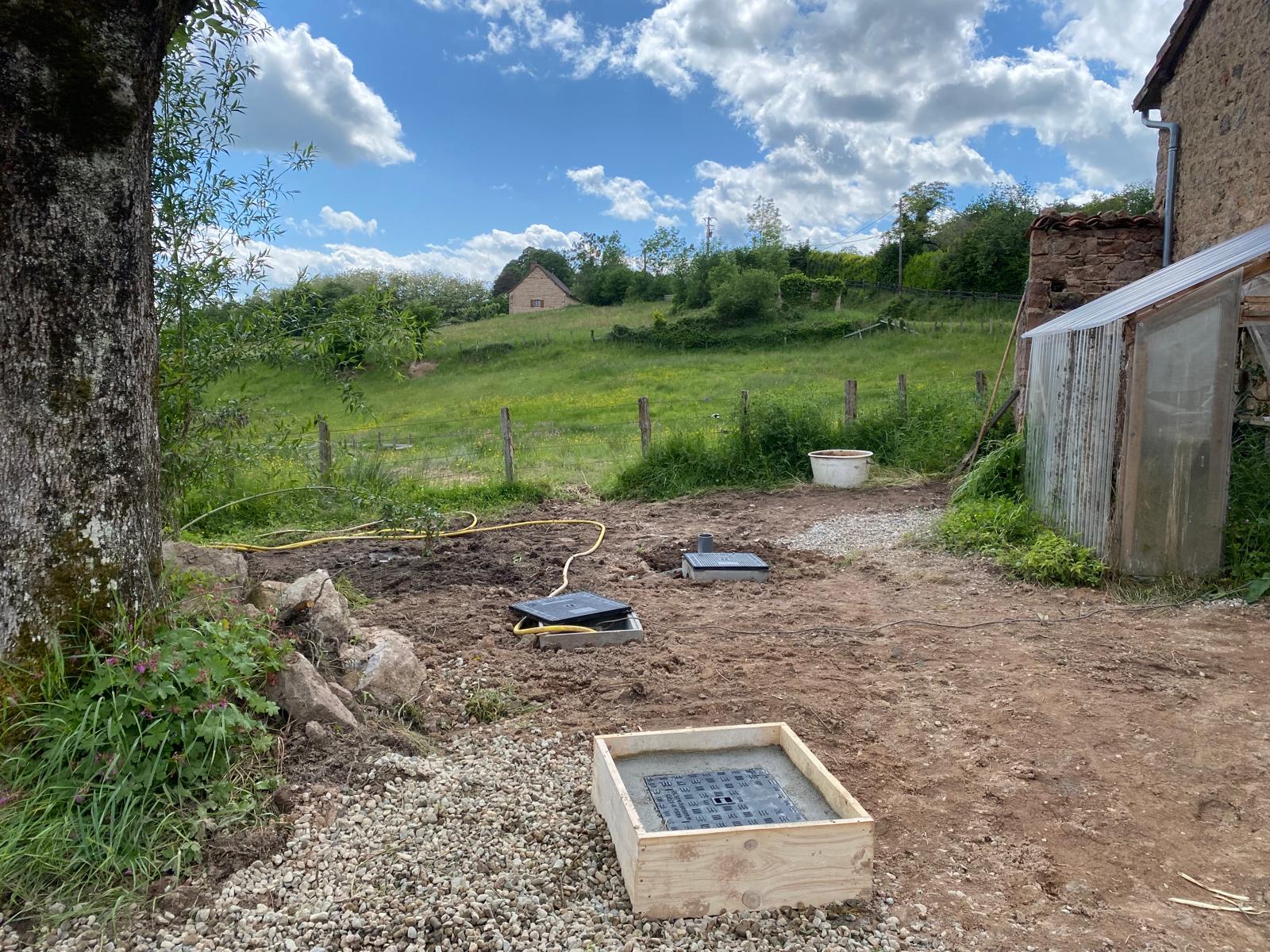 Terrain remis en état après installation des cuves — Mussy-sous-Dun
